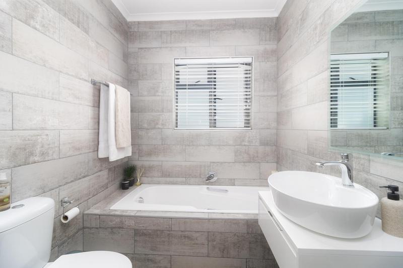 4 Bedroom Property for Sale in Vredekloof Western Cape